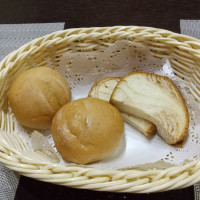 自家製ロールパンとメープルパン