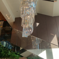 光注ぐ館内ロビー