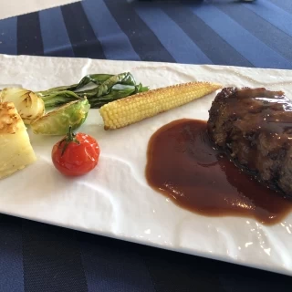お肉がとってと柔らかく、野菜もすごく美味しかった