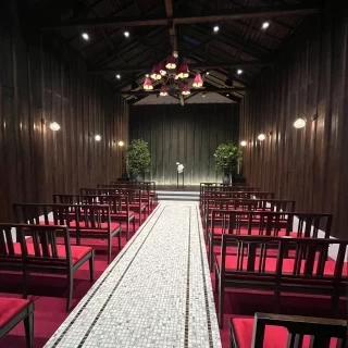 天井の高い挙式会場