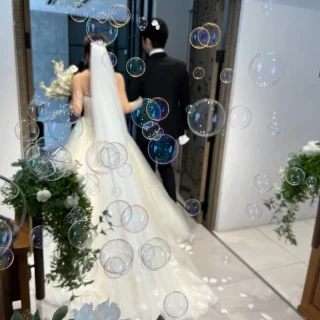 退場時にバブルシャワー+フラワーシャワーを行いました