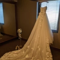 新婦控室とウェディングドレス