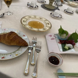 お刺身、パン