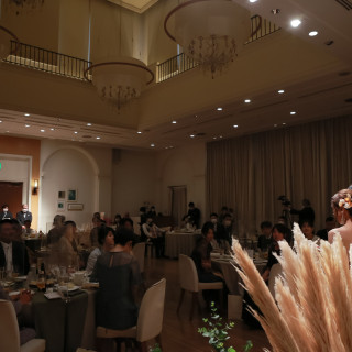 会場内　暗い時