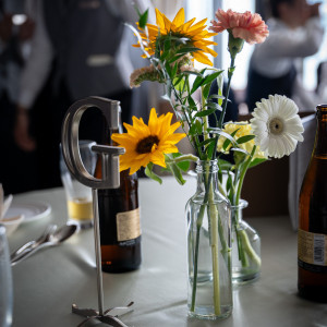 季節を感じられる花瓶とお花|665962さんのTHE BAYSUITE SAKURAJIMA TERRACE（ザベイスイートサクラジマテラス）の写真(2135004)