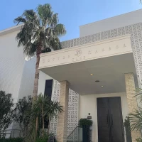 ホテルのような入り口