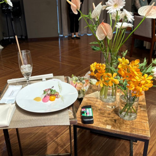 メインテーブル装花（高砂なし）+料理+インスタントカメラ