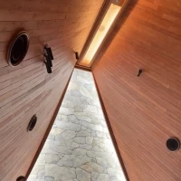 チャペル正面・天井