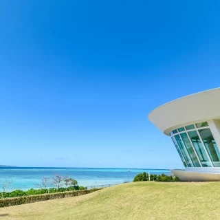 海と白の教会