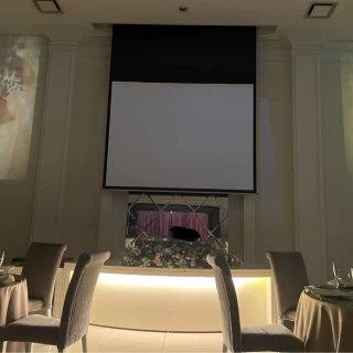 正面モニター