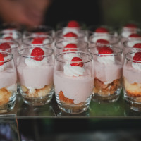 デザートビュッフェは色を指定しました。