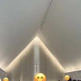 天井の高いチャペル