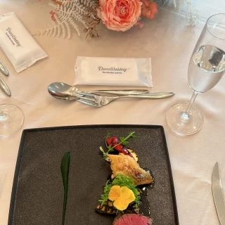 フレンチジャポネスタイルで、お箸で食べれます。