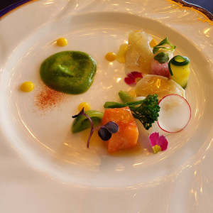 海の幸といろいろ野菜のサラダ飾り|667479さんの札幌グランドホテルの写真(1850153)