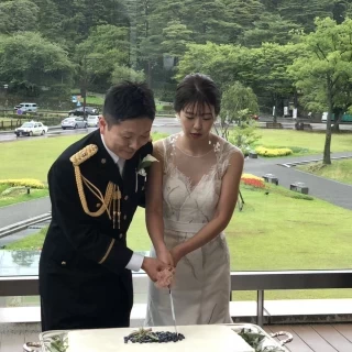 ケーキ入刀時