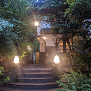 暗くなると更に素敵な外観|667818さんの旧石丸邸 GARDEN TERRACE HIROO（旧：ラッセンブリ広尾）の写真(2007011)