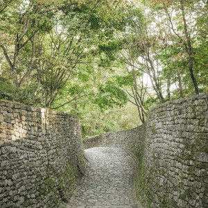 外の通路|667818さんの石の教会 内村鑑三記念堂の写真(2007611)