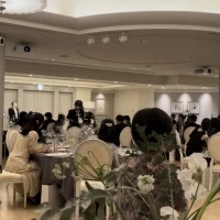 すごく大きな披露宴会場でした。