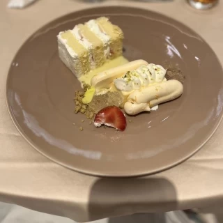 ウエディングケーキ　季節のデザート