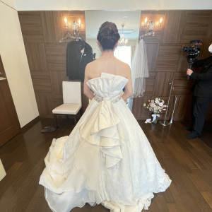 控え室で撮ってもらったウェディングドレスです！|667961さんのノートルダム マリノアの写真(2108646)
