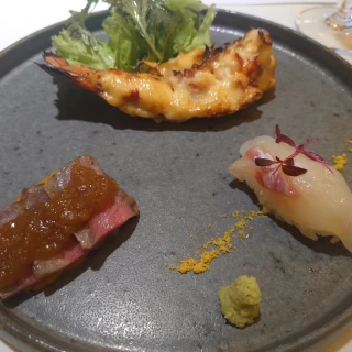 試食のワンプレート　全メニューが箸で食べれるそうです