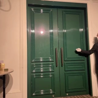 スカイバンケット扉