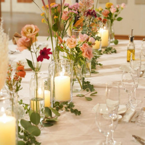 ゲストテーブルの装花の写真です。|668362さんのラ・クラリエールの写真(2018010)