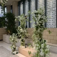 フラワーシャワー、ブーケトス、屋根付き、採光あり