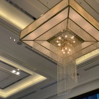 シャンデリア