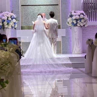撮影した際に床に反射するのがとても綺麗でした。