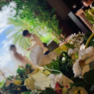 海と空、緑に囲まれた挙式会場です！