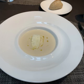 カリフラワーのスープ
スパイスが効いてて美味しかったです。