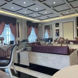 広い方の披露宴会場