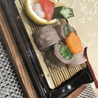玉手箱のような仕掛と、お肉がとても美味しかったです。
