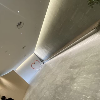 チャペルの外です。水が流れています。