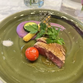 メインのお肉も柔らかくとても美味しかったです