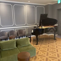 控室のピアノ
