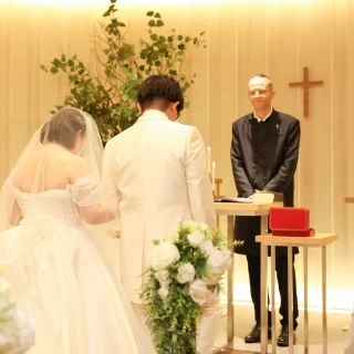 神父さんは優しく流れを教えてくれます