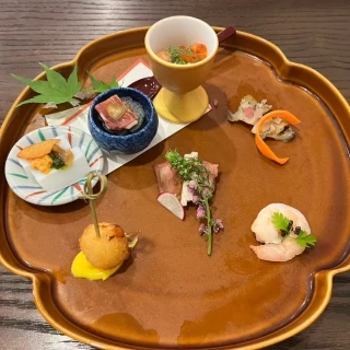 オリジナルの料理を自分たちで考えることもできるそうです