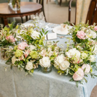 新郎新婦席装花です