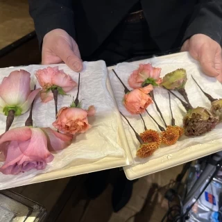 お色直しの際に希望して生花をつけました。とても素敵でした。