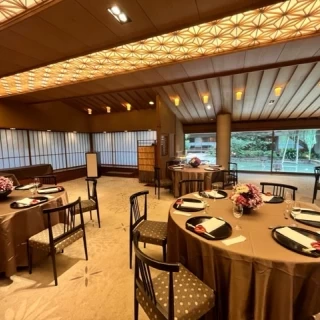 披露宴会場からも石舞台が見えます