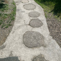 敷地内の石道