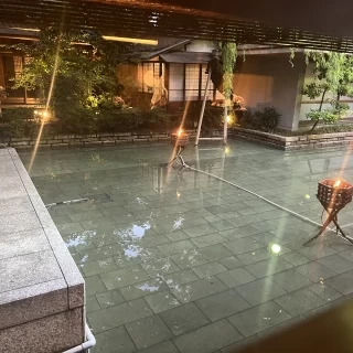 水鏡
ここで挙式します