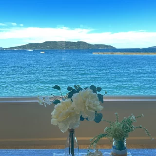 ロビーから見える絶景の海