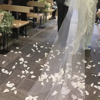 チャペルでのフラワーシャワー
生花でとても綺麗でした