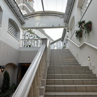 階段もヨーロピアンで素敵