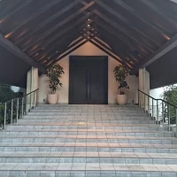挙式会場の集合写真をとる場所