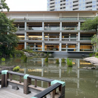 庭園側から見た東郷記念館