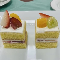 新郎新婦のウェディングケーキです。